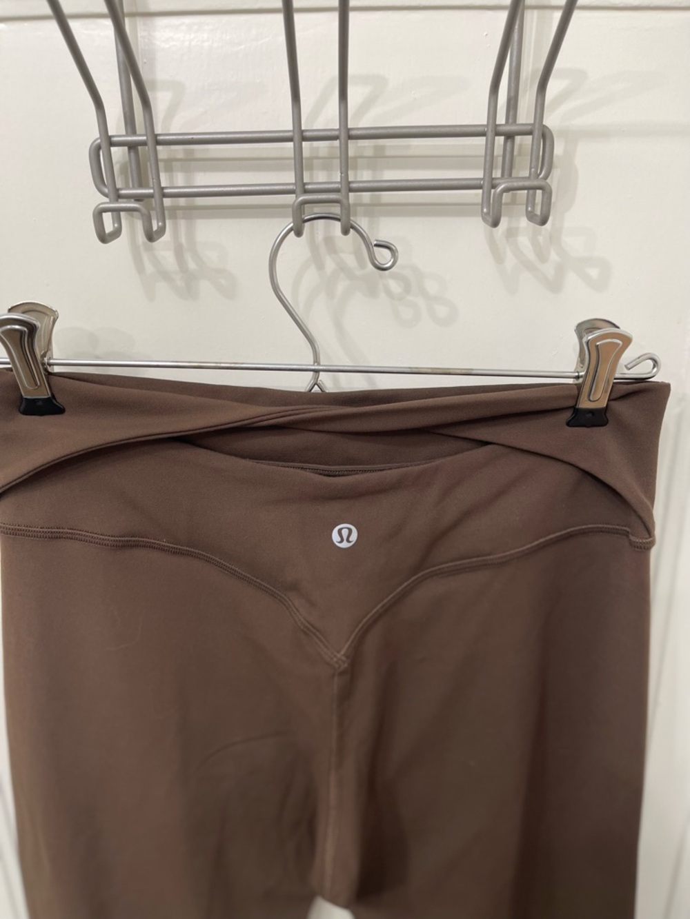 Lululemon NWOT Ultra Thin Yoga Pants Size 8 Brown - Picture 4 of 7